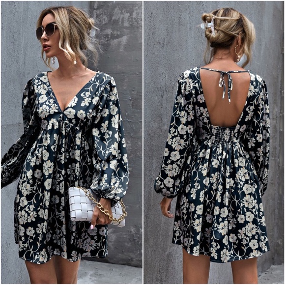 BellanBlue Dresses & Skirts - Boho Navy Blue V neck Floral Smock Mini Dress